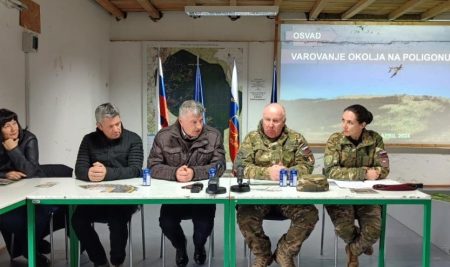 Sodelovanje na posvetu o varovanju okolja v Slovenski vojski na Osrednjem vadišču Postojna