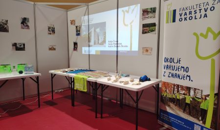 Ekotehnolog med predstavljenimi poklici na sejmu Poklicne priložnosti SAŠA